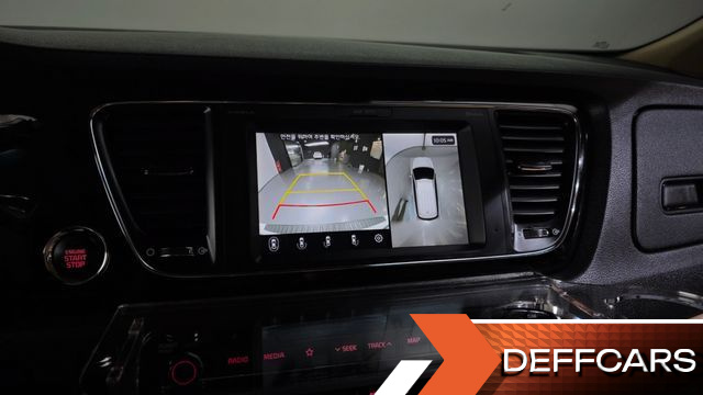 Kia CARNIVAL 9-Seater Hi-Limousine Noblesse Special купить на сайте DeffCars