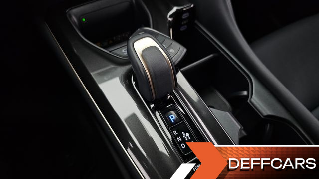 Toyota CROWN 2.5 4WD Hybrid купить на сайте DeffCars