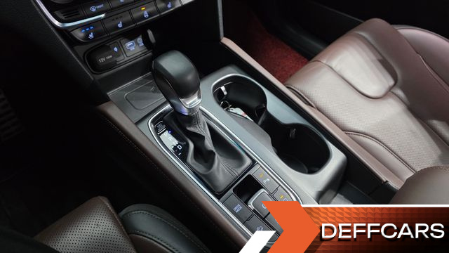 Hyundai SANTAFE Gasoline 2.0T 4WD Inspiration купить на сайте DeffCars