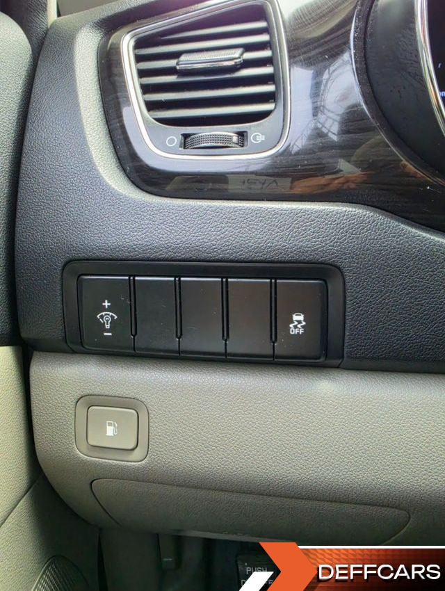 Kia CARNIVAL 11-Seater Prestige купить на сайте DeffCars