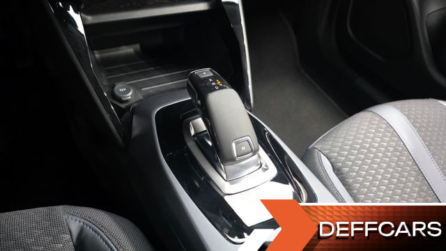 Peugeot 2008 1.5 BlueHDi Allure купить на сайте DeffCars