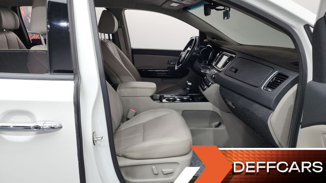 Kia CARNIVAL 7-Seater Limousine President купить на сайте DeffCars