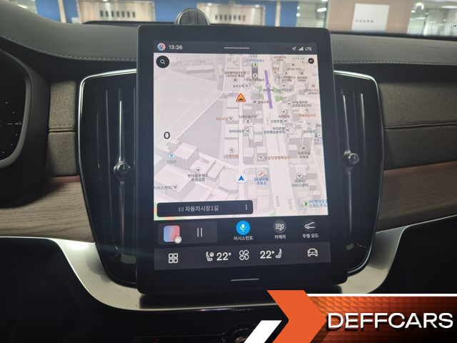 Volvo XC90 T8 Ultra Dark Hybrid купить на сайте DeffCars