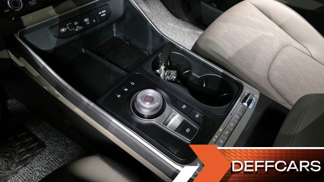 Kia CARNIVAL 9-Seater Prestige купить на сайте DeffCars