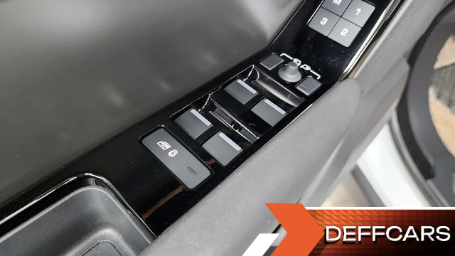 Land Rover RANGE ROVER VELAR 2.0 P250 Dynamic SE купить на сайте DeffCars