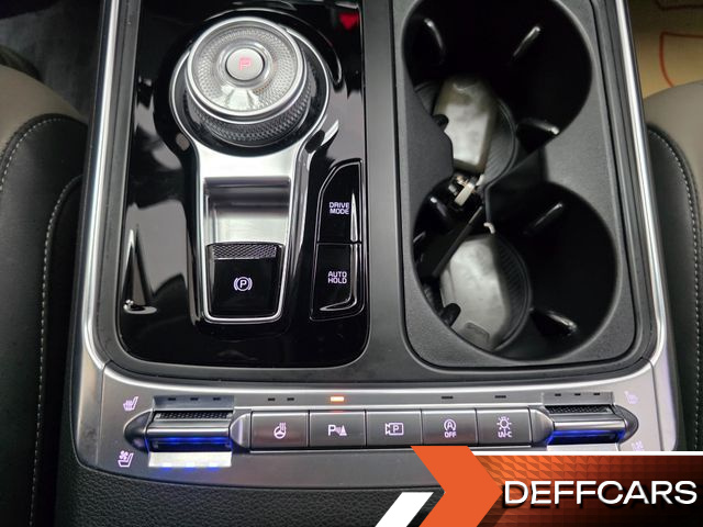 Kia CARNIVAL 9-Seater Signature купить на сайте DeffCars