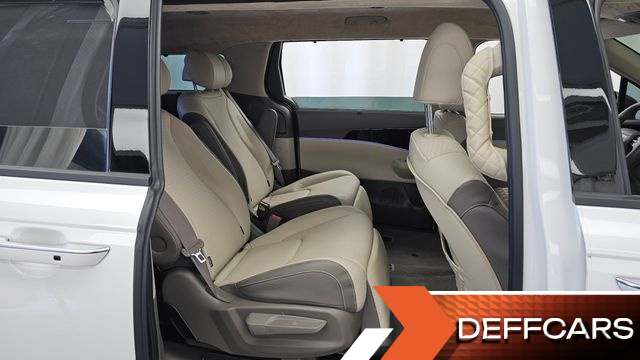 Kia CARNIVAL Gasoline 7-Seater Gravity купить на сайте DeffCars