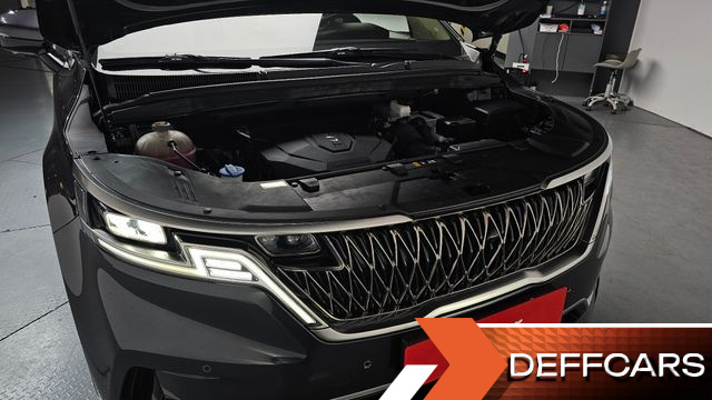 Kia CARNIVAL 9-Seater Signature купить на сайте DeffCars