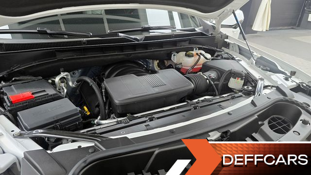 Cadillac ESCALADE 6.2 ESV ESV Sports Platinum купить на сайте DeffCars