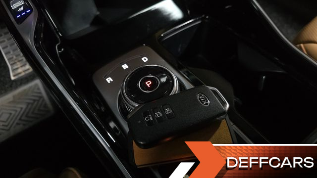 Kia SORENTO Gasoline 2.5T 4WD Signature купить на сайте DeffCars
