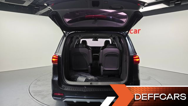 Kia CARNIVAL 9-Seater Noblesse Special купить на сайте DeffCars