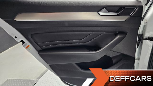 Volkswagen PASSAT 2.0 TDI Premium купить на сайте DeffCars