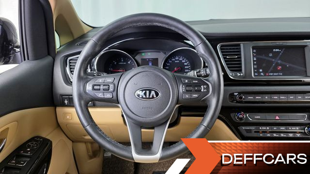 Kia CARNIVAL 9-Seater Hi-Limousine Prestige Hiroof купить на сайте DeffCars
