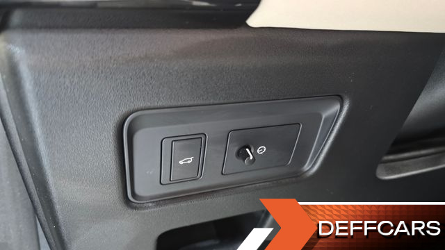 Land Rover DISCOVERY 2.0 SD4 SE купить на сайте DeffCars