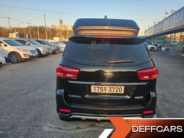 Kia CARNIVAL Gasoline 9-Seater Hi-Limousine Noblesse Special купить на сайте DeffCars