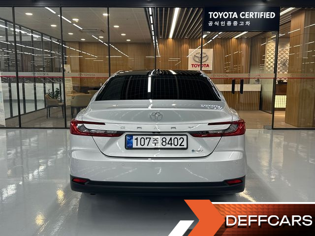 Toyota CAMRY 2.5 XLE Premium Hybrid купить на сайте DeffCars