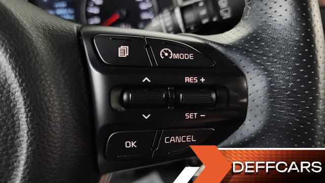 Kia STONIC 1.4 Deluxe купить на сайте DeffCars