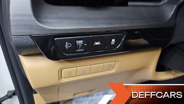 Kia CARNIVAL 9-Seater Noblesse купить на сайте DeffCars