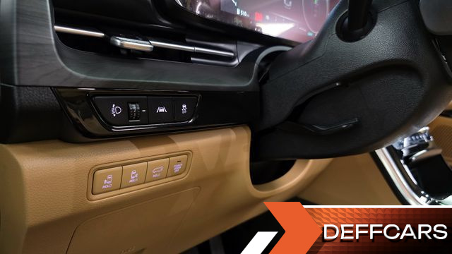 Kia CARNIVAL 9-Seater Signature купить на сайте DeffCars