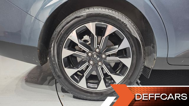 Kia CARNIVAL 9-Seater Signature купить на сайте DeffCars