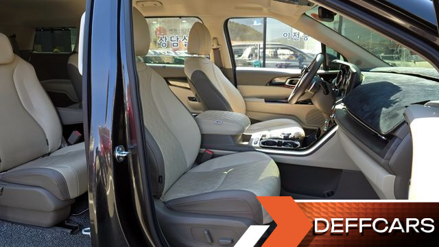 Kia CARNIVAL 9-Seater Noblesse купить на сайте DeffCars