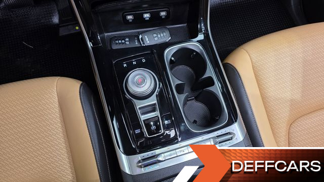 Kia CARNIVAL 9-Seater Noblesse купить на сайте DeffCars
