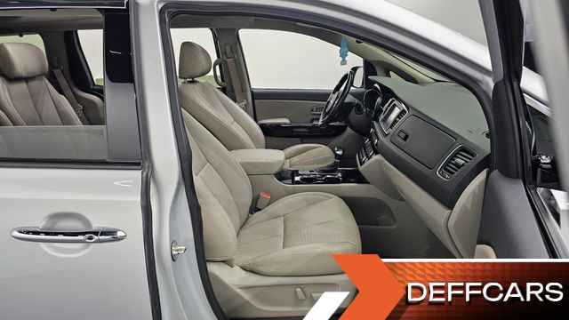 Kia CARNIVAL 7-Seater Limousine VIP купить на сайте DeffCars