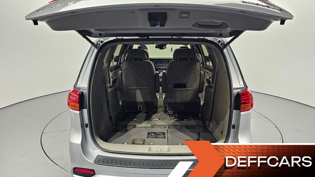 Kia CARNIVAL 7-Seater Limousine VIP купить на сайте DeffCars