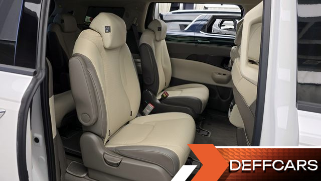 Kia CARNIVAL Gasoline 9-Seater Signature купить на сайте DeffCars