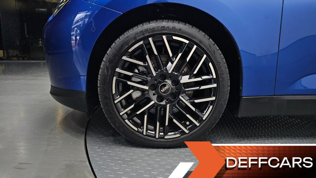 Mini COOPER SE Favoured купить на сайте DeffCars