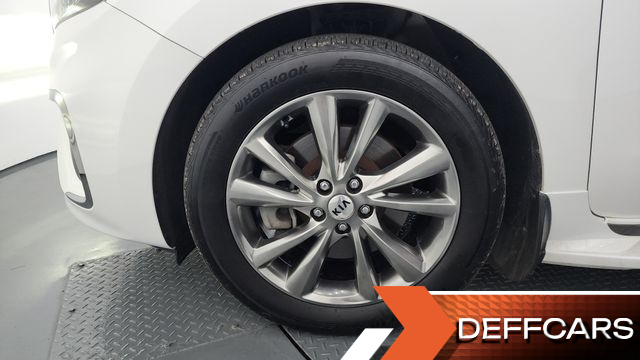 Kia CARNIVAL 7-Seater Limousine President купить на сайте DeffCars