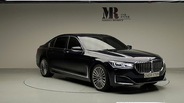 BMW 7-SERIES 740Li xDrive Design Pure Excellence купить на сайте DeffCars