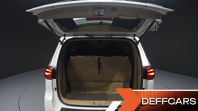Kia CARNIVAL 9-Seater Hi-Limousine Prestige Hiroof купить на сайте DeffCars