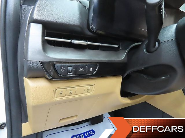 Kia CARNIVAL 9-Seater Prestige купить на сайте DeffCars