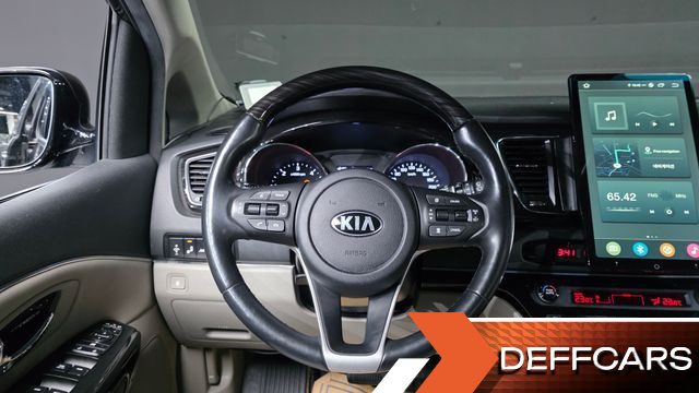 Kia CARNIVAL 7-Seater Limousine VIP купить на сайте DeffCars