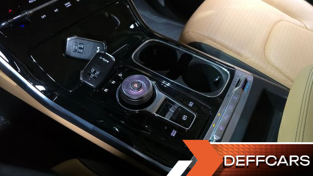 Kia CARNIVAL 9-Seater Noblesse купить на сайте DeffCars