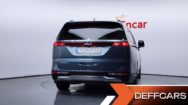 Kia CARNIVAL Gasoline 11-Seater Signature купить на сайте DeffCars