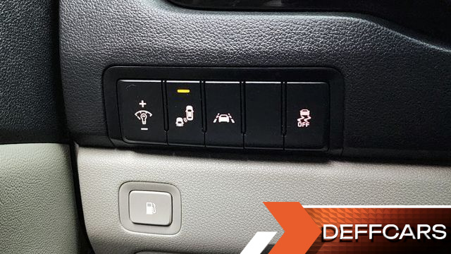 Kia CARNIVAL 7-Seater Limousine VIP купить на сайте DeffCars