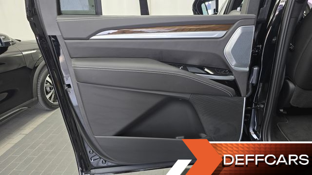 Cadillac ESCALADE 6.2 ESV ESV Sports Platinum купить на сайте DeffCars