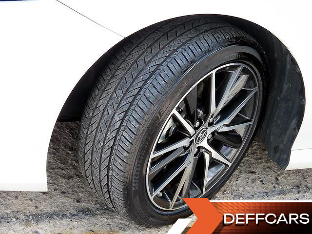 Toyota CAMRY 2.5 XLE Hybrid купить на сайте DeffCars