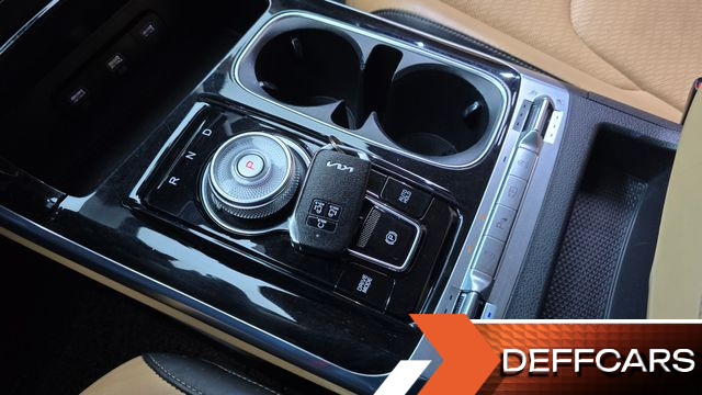 Kia CARNIVAL 9-Seater Signature купить на сайте DeffCars