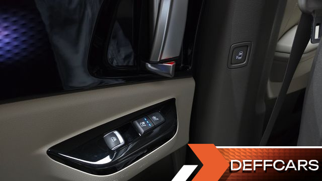Kia CARNIVAL Gasoline 7-Seater Signature купить на сайте DeffCars