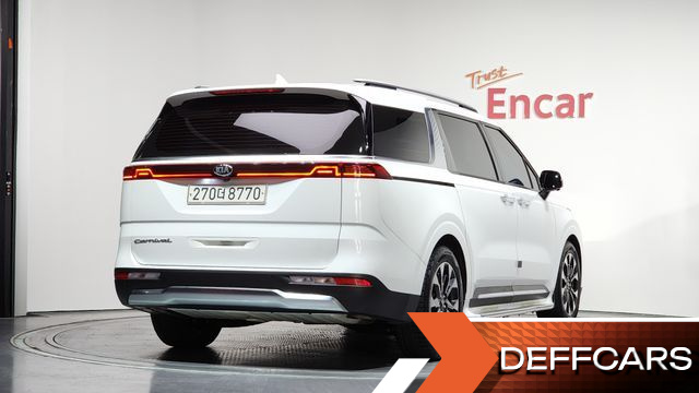 Kia CARNIVAL 9-Seater Signature купить на сайте DeffCars