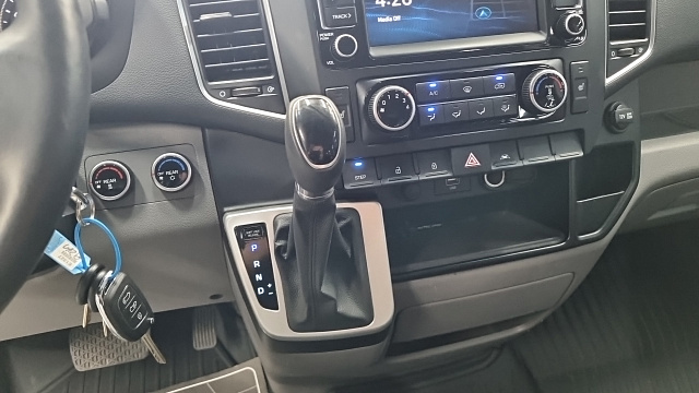 Hyundai SOLATI 15-seater Luxury купить на сайте DeffCars