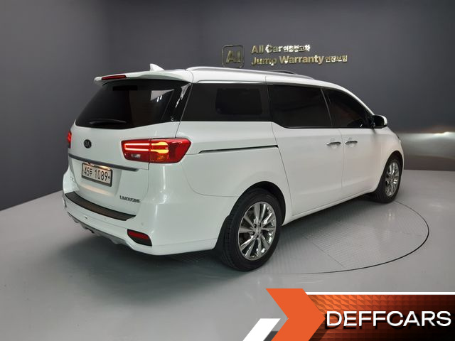 Kia CARNIVAL 7-Seater Limousine VIP купить на сайте DeffCars