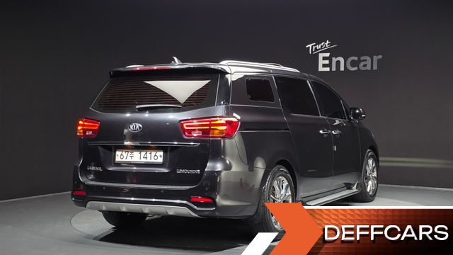 Kia CARNIVAL 7-Seater Limousine VIP купить на сайте DeffCars