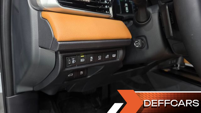 Toyota CAMRY 2.5 XLE Premium Hybrid купить на сайте DeffCars