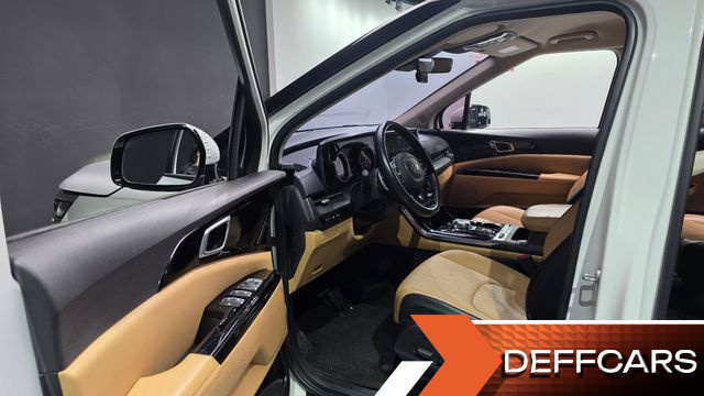 Kia CARNIVAL 9-Seater Noblesse купить на сайте DeffCars