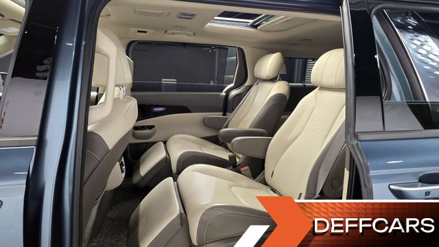 Kia CARNIVAL Gasoline 7-Seater Signature купить на сайте DeffCars