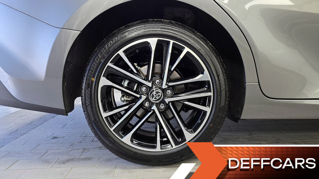 Toyota CAMRY 2.5 XLE Hybrid купить на сайте DeffCars